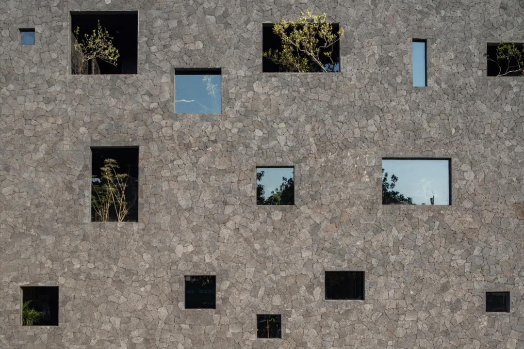 广州全黑湘菜馆用火山石黑橡木玩商业艺术平衡 - 图片 5